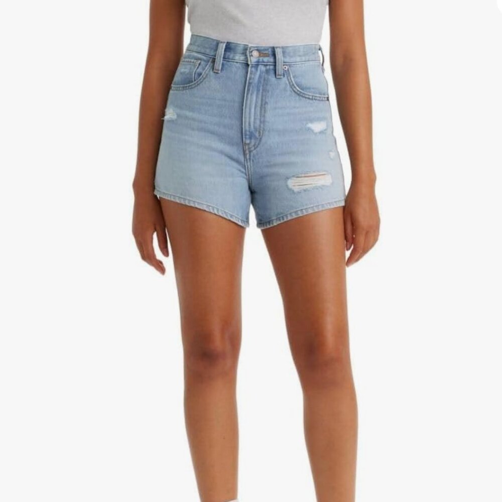 Levi's High Waisted Mom Shorts - Size 26, light wash